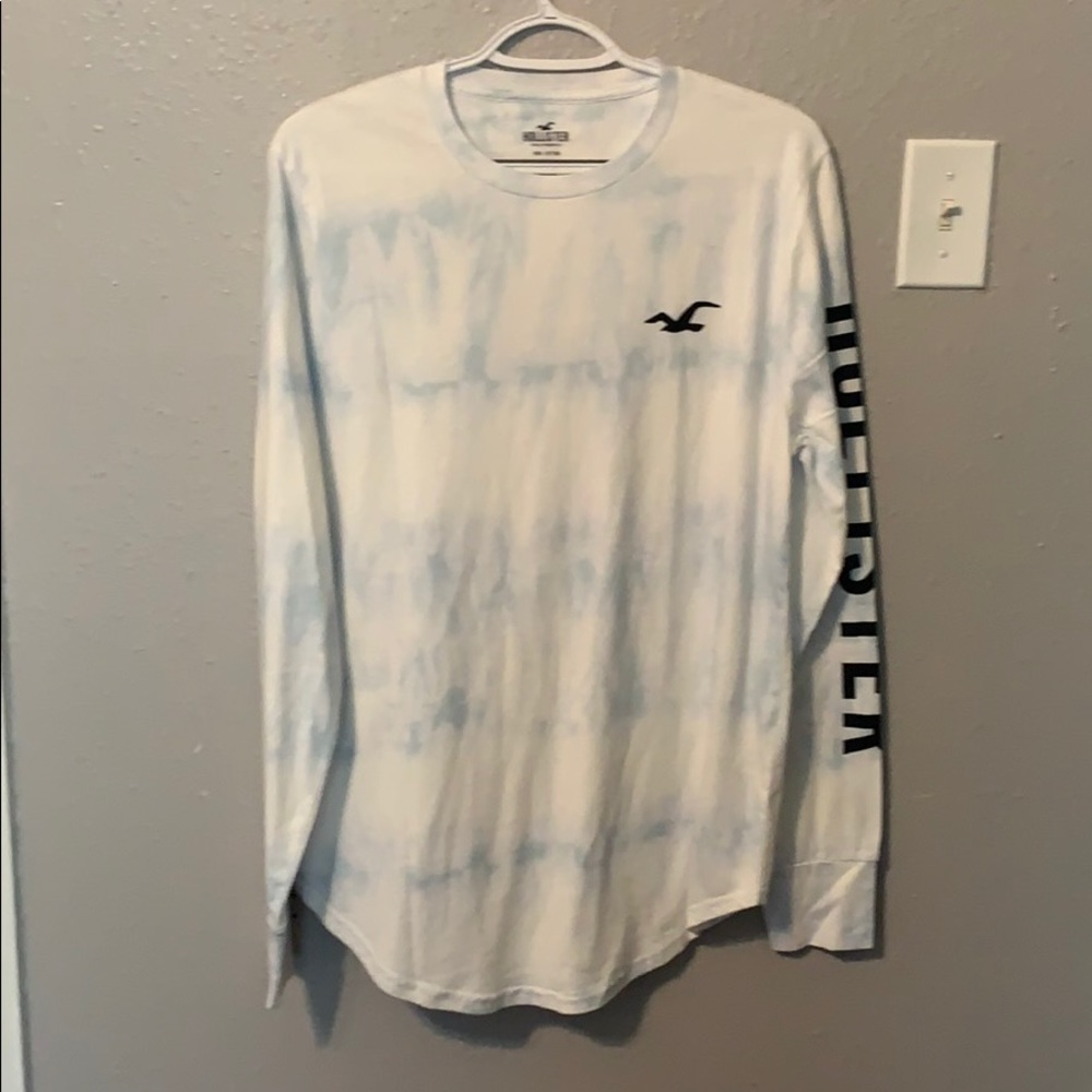 New hollister light blue and white tie-dyed shirt